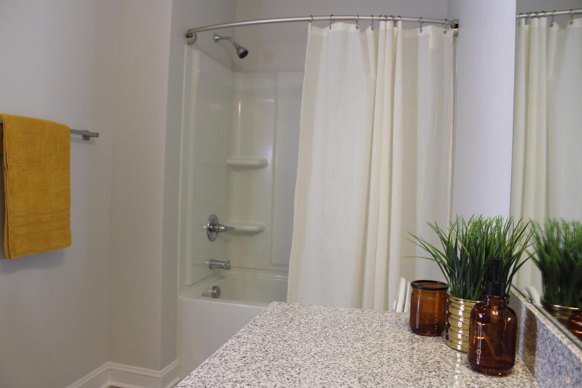 Quiet And Luxury Apartment - 10 Minutes From Ecu Winterville 외부 사진